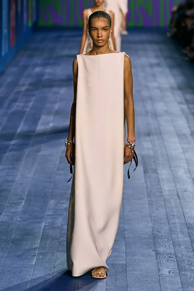Look 28